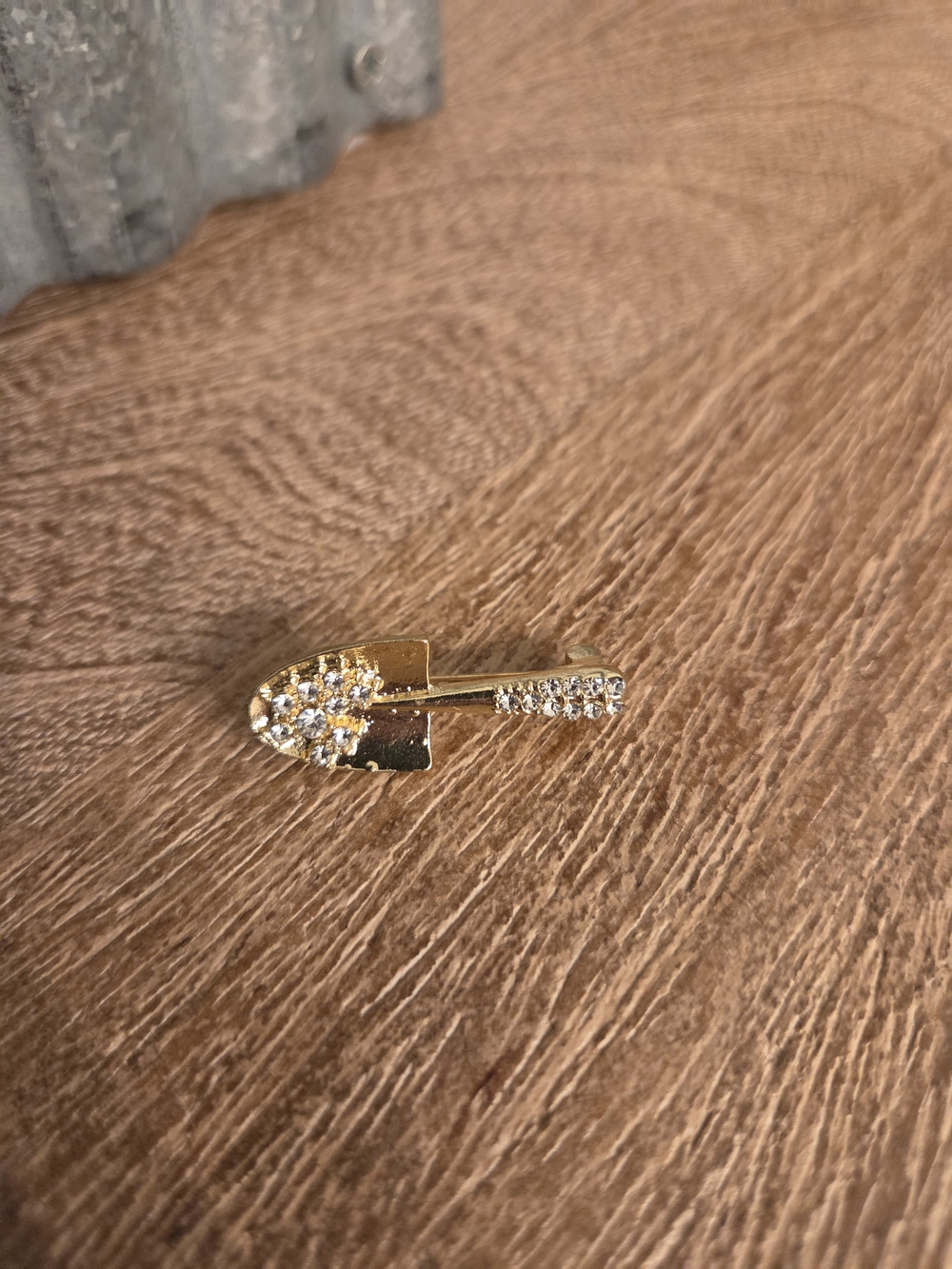 Gold Crystal Shovel-shaped Pin Brooch - Women Jewelry